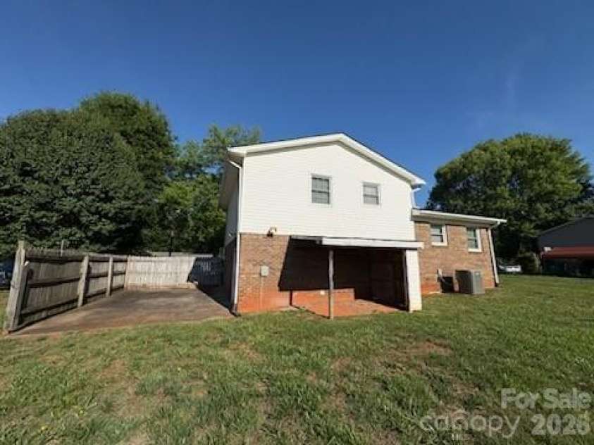 122 Wallace Street, Boonville, NC 27011.  MLS# CAR4389117, YatesRealty ID 35524. 