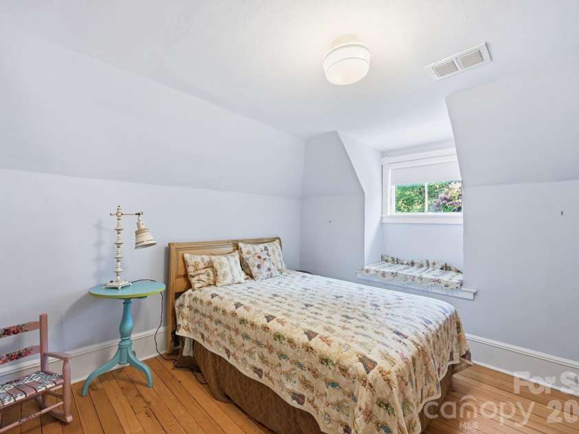 519 South Street, Davidson, NC 28036.  MLS# CAR4400565, YatesRealty ID 35525. Bedroom Up
