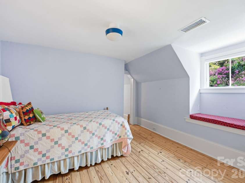 519 South Street, Davidson, NC 28036.  MLS# CAR4400565, YatesRealty ID 35525. Bedroom Up
