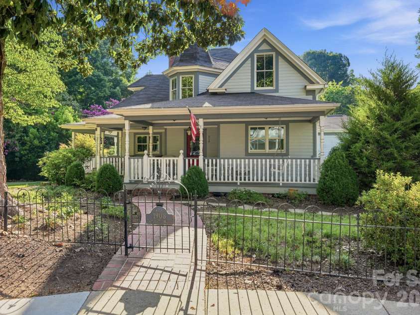 519 South Street, Davidson, NC 28036.  MLS# CAR4400565, YatesRealty ID 35525. Front