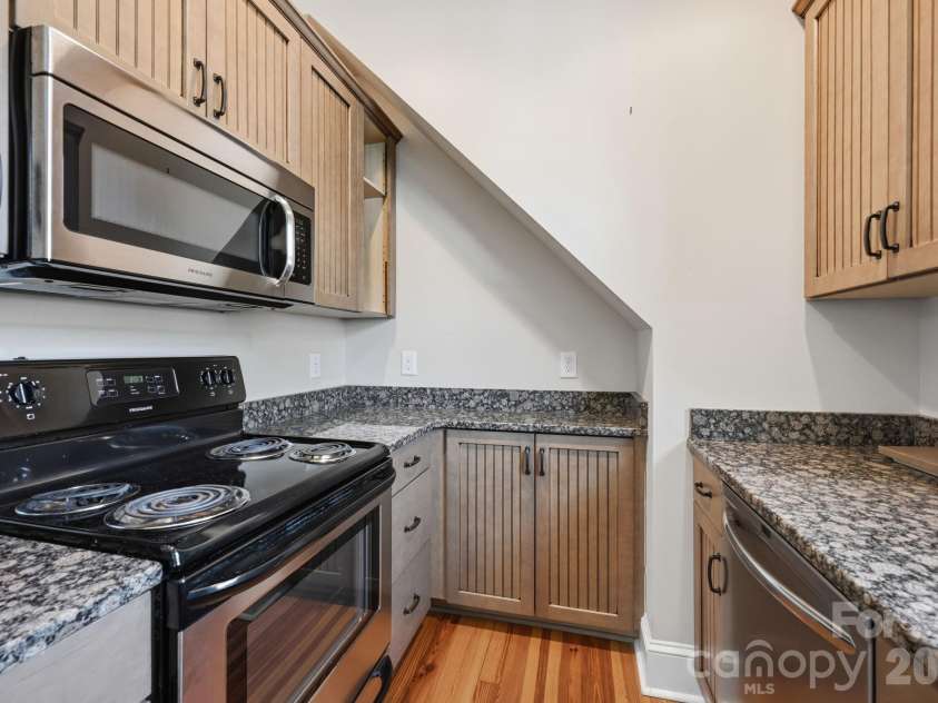 519 South Street, Davidson, NC 28036.  MLS# CAR4400565, YatesRealty ID 35525. Garage Apartment kitchen