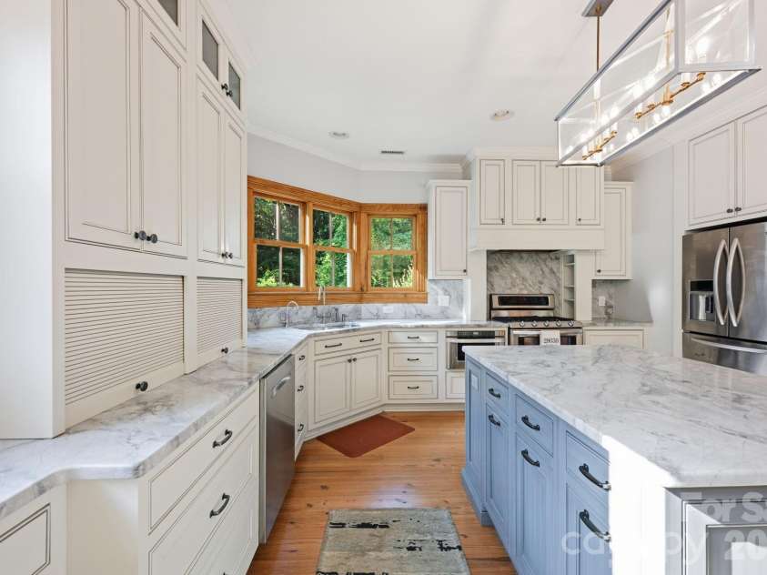 519 South Street, Davidson, NC 28036.  MLS# CAR4400565, YatesRealty ID 35525. Kitchen
