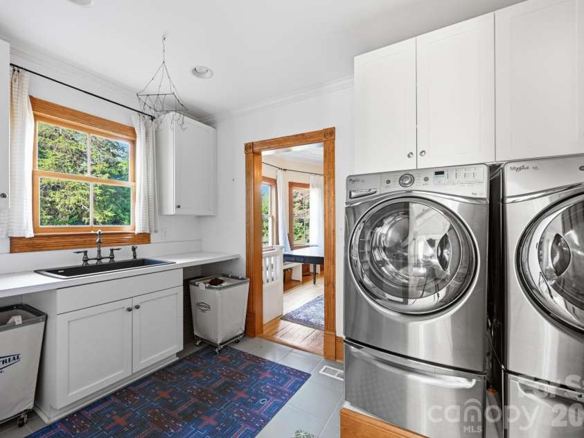519 South Street, Davidson, NC 28036.  MLS# CAR4400565, YatesRealty ID 35525. Laundry Room