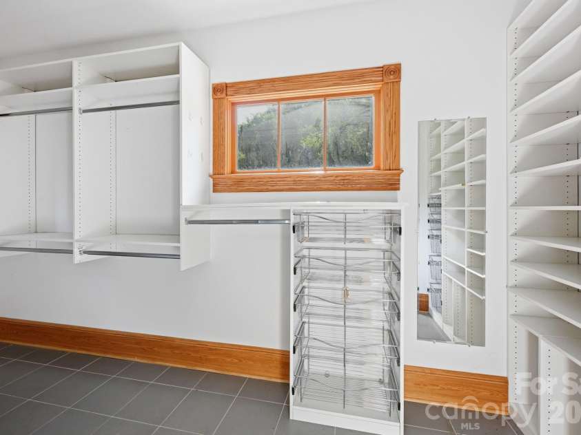519 South Street, Davidson, NC 28036.  MLS# CAR4400565, YatesRealty ID 35525. Primary Closet