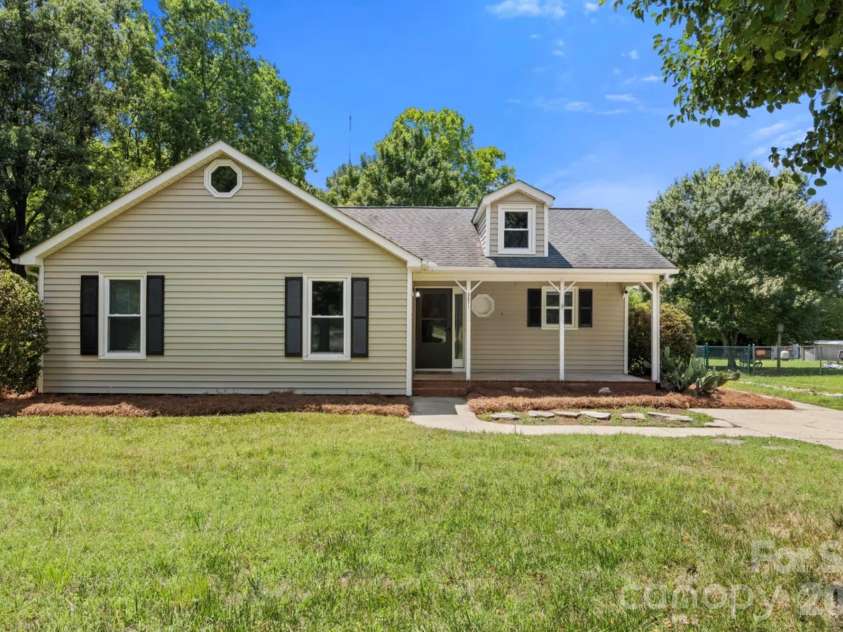3571 Farm Lake Drive, Concord, NC 28027.  MLS# CAR4397456, YatesRealty ID 35526. Front view