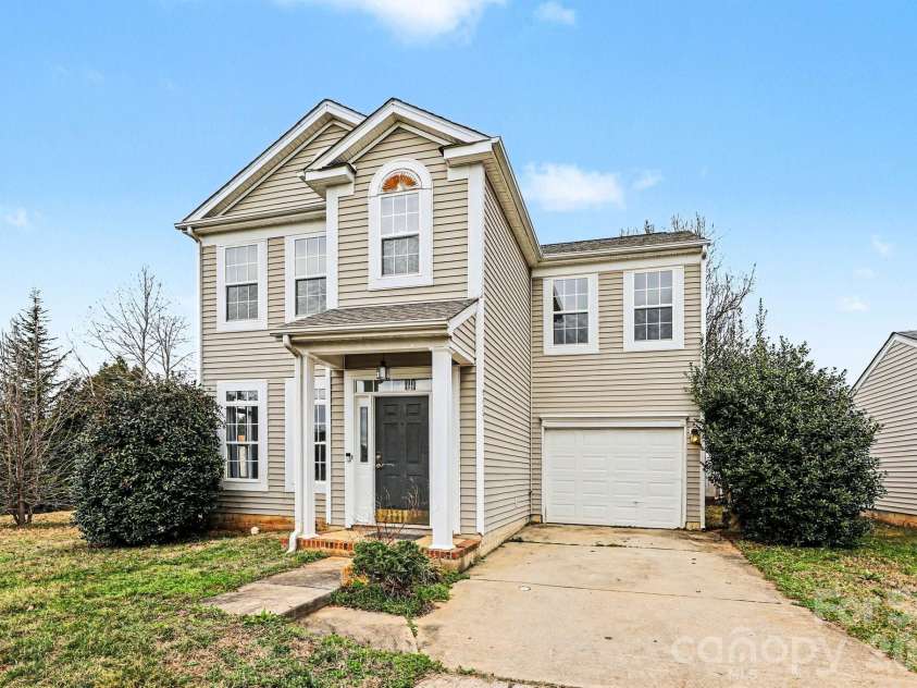 8601 Sawleaf Court, Charlotte, NC 28215.  MLS# CAR4400676, YatesRealty ID 35527. 