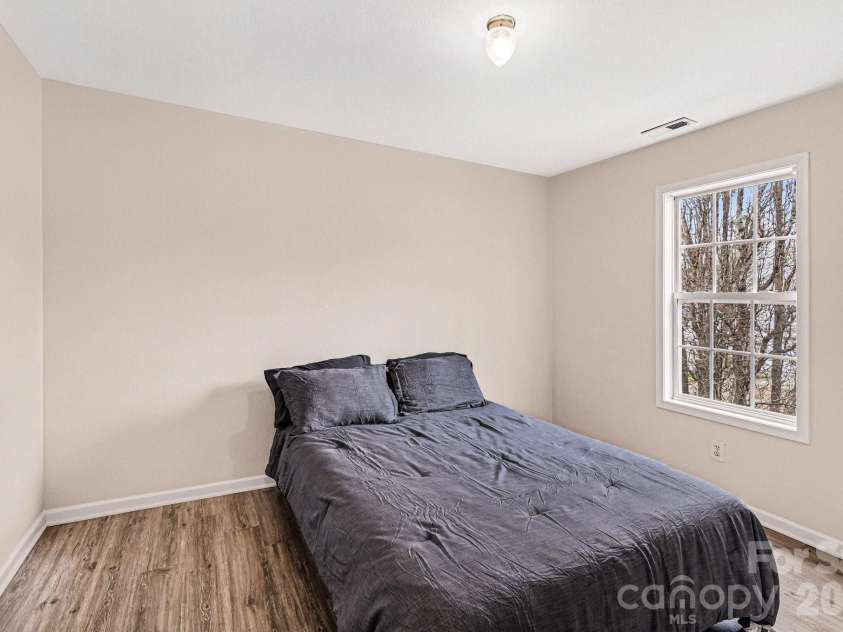 8601 Sawleaf Court, Charlotte, NC 28215.  MLS# CAR4400676, YatesRealty ID 35527. 