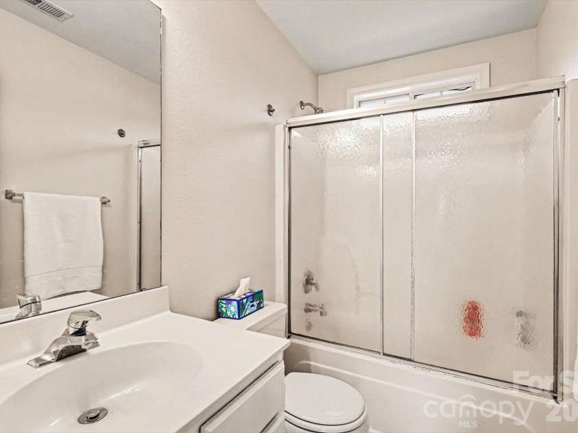 8601 Sawleaf Court, Charlotte, NC 28215.  MLS# CAR4400676, YatesRealty ID 35527. 