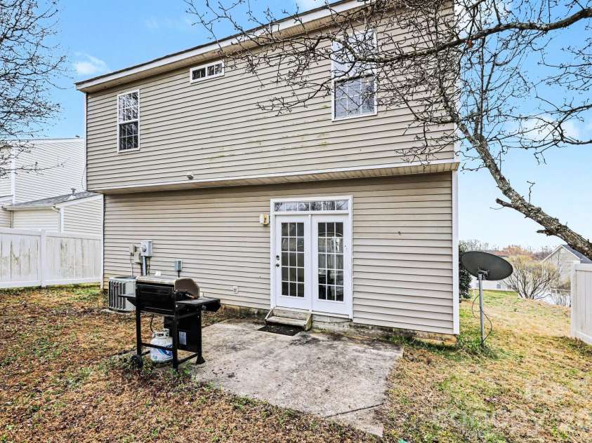 8601 Sawleaf Court, Charlotte, NC 28215.  MLS# CAR4400676, YatesRealty ID 35527. 