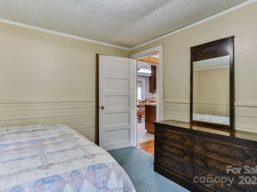 129 Seagle Street, Marion, NC 28752.  MLS# CAR4295739, YatesRealty ID 35529. 