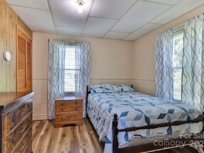 129 Seagle Street, Marion, NC 28752.  MLS# CAR4295739, YatesRealty ID 35529. 