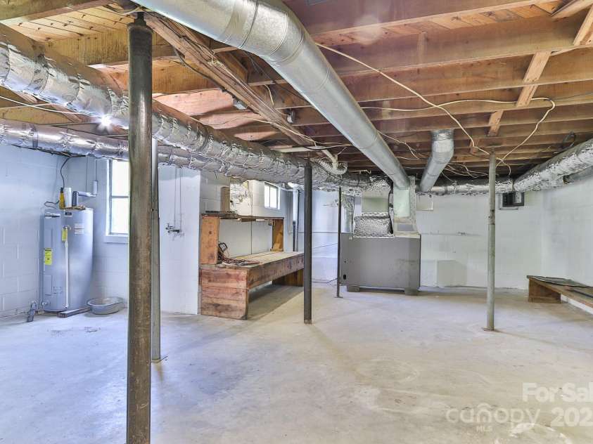 129 Seagle Street, Marion, NC 28752.  MLS# CAR4295739, YatesRealty ID 35529. 