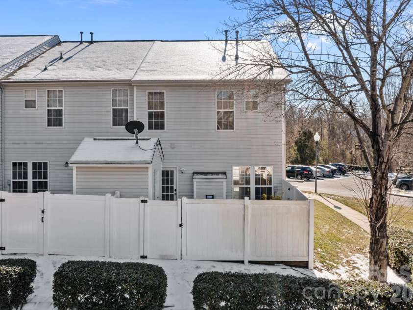 12353 Jessica Place, Charlotte, NC 28269.  MLS# CAR4341466, YatesRealty ID 3553. 