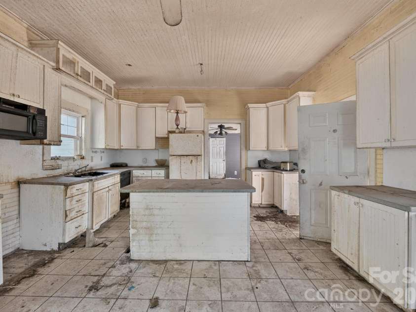 3316 Nc 109 Highway, Wadesboro, NC 28170.  MLS# CAR4395104, YatesRealty ID 35530. 
