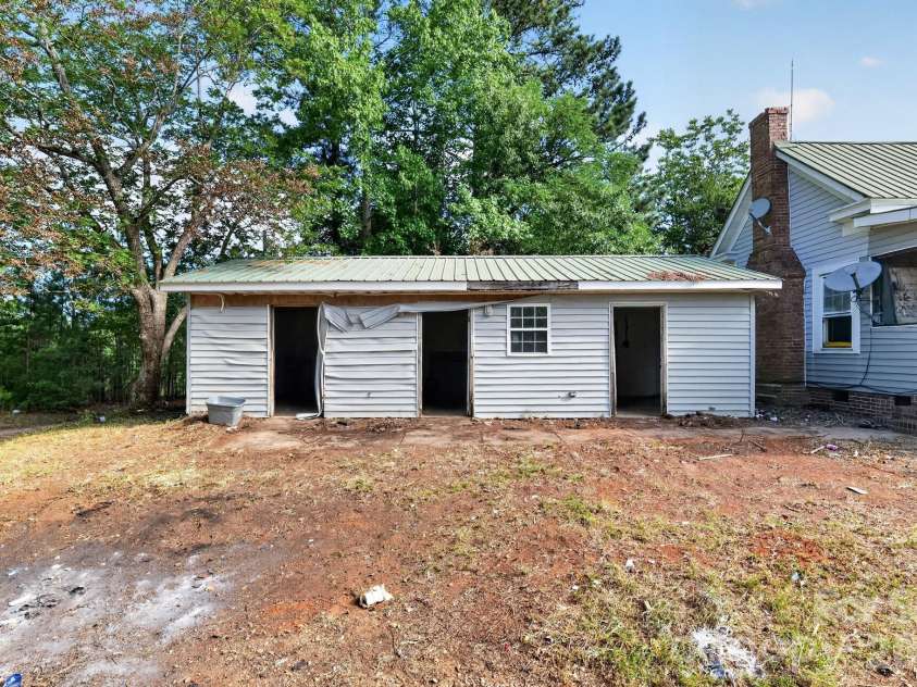 3316 Nc 109 Highway, Wadesboro, NC 28170.  MLS# CAR4395104, YatesRealty ID 35530. 