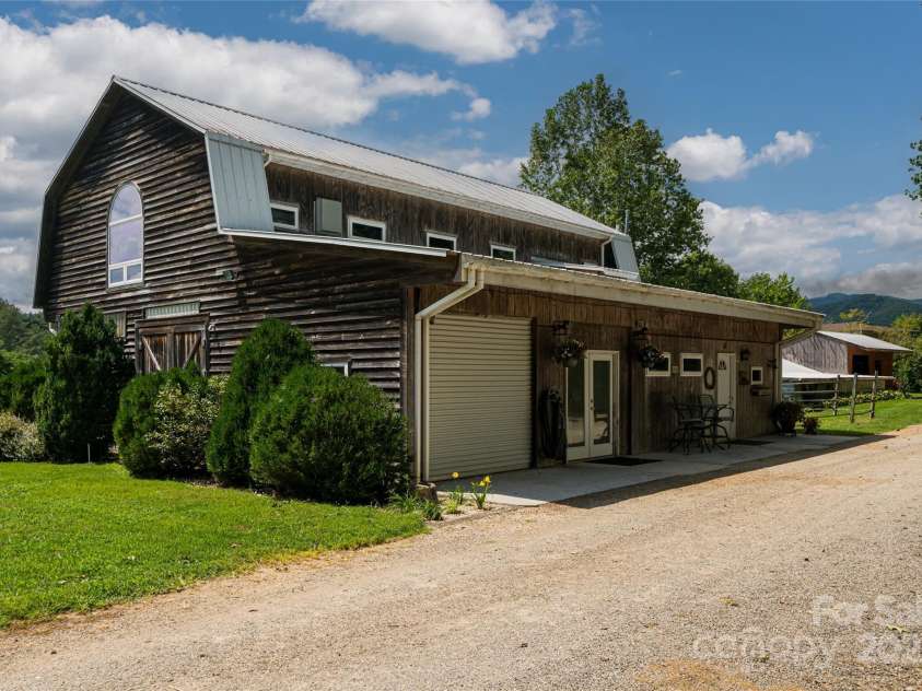 315 Earlys Mountain Road, Leicester, NC 28748.  MLS# CAR4295001, YatesRealty ID 35531. Barn with second living quarters.