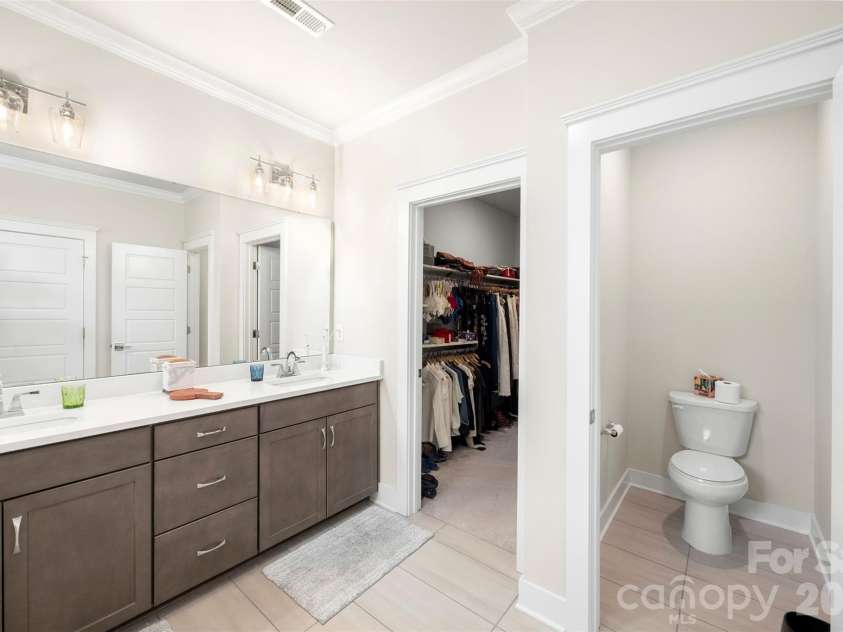 2510 Lola Avenue, Charlotte, NC 28205.  MLS# CAR4392417, YatesRealty ID 35532. 