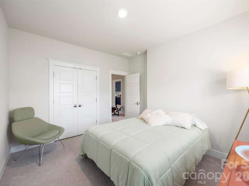 2510 Lola Avenue, Charlotte, NC 28205.  MLS# CAR4392417, YatesRealty ID 35532. 