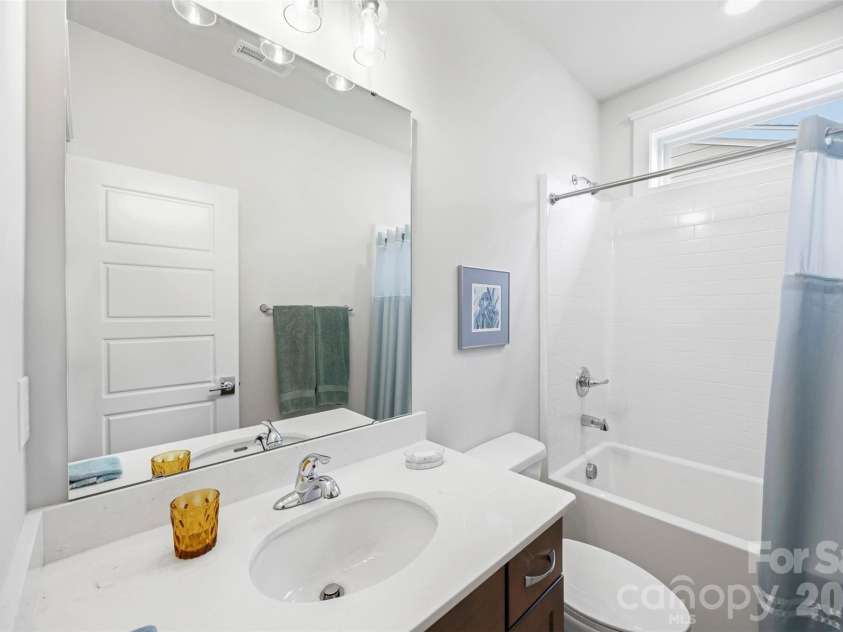 2510 Lola Avenue, Charlotte, NC 28205.  MLS# CAR4392417, YatesRealty ID 35532. 