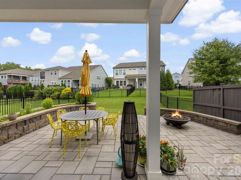 2510 Lola Avenue, Charlotte, NC 28205.  MLS# CAR4392417, YatesRealty ID 35532. 