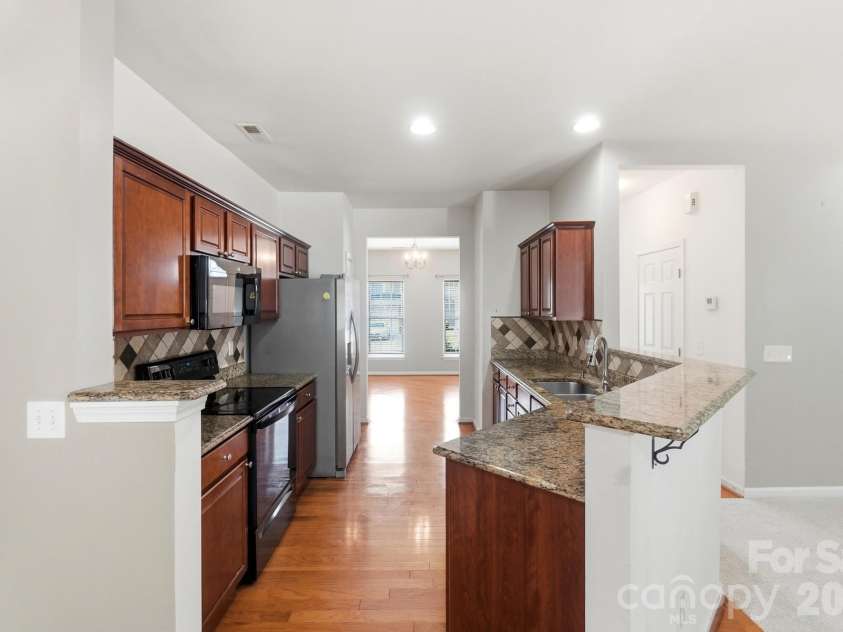 6000 Boathouse Lane, Cramerton, NC 28032.  MLS# CAR4399673, YatesRealty ID 35533. 