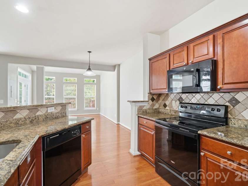 6000 Boathouse Lane, Cramerton, NC 28032.  MLS# CAR4399673, YatesRealty ID 35533. 