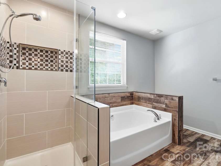 6000 Boathouse Lane, Cramerton, NC 28032.  MLS# CAR4399673, YatesRealty ID 35533. 