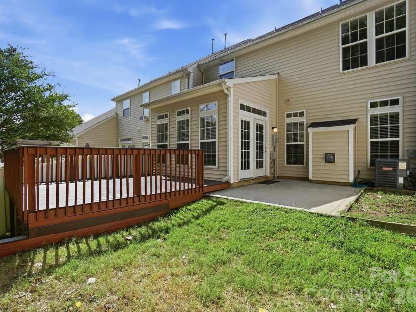 6000 Boathouse Lane, Cramerton, NC 28032.  MLS# CAR4399673, YatesRealty ID 35533. 