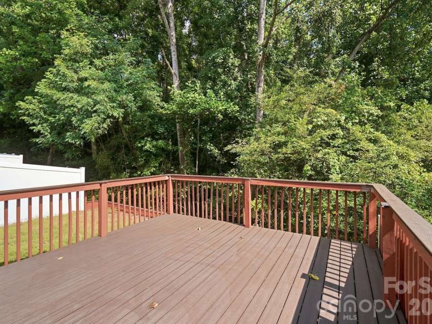 6000 Boathouse Lane, Cramerton, NC 28032.  MLS# CAR4399673, YatesRealty ID 35533. 