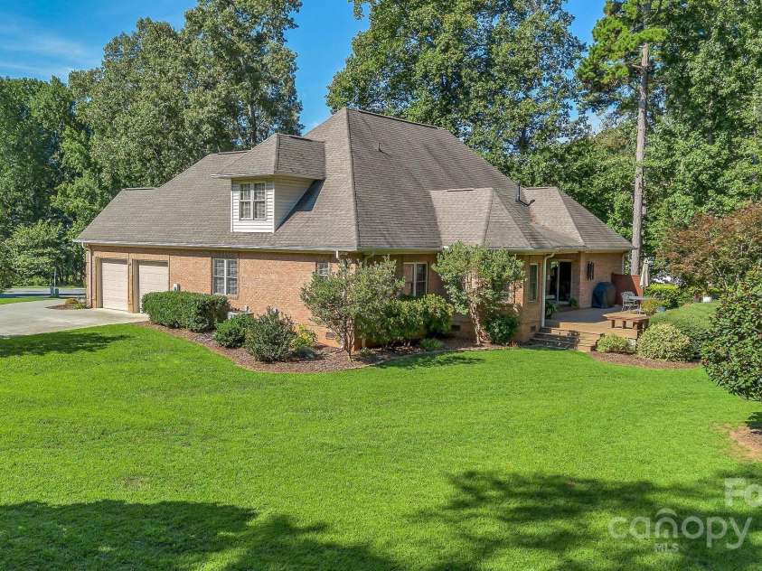 101 Cabana Drive, Mooresville, NC 28117.  MLS# CAR4293731, YatesRealty ID 35535. Another backyard view