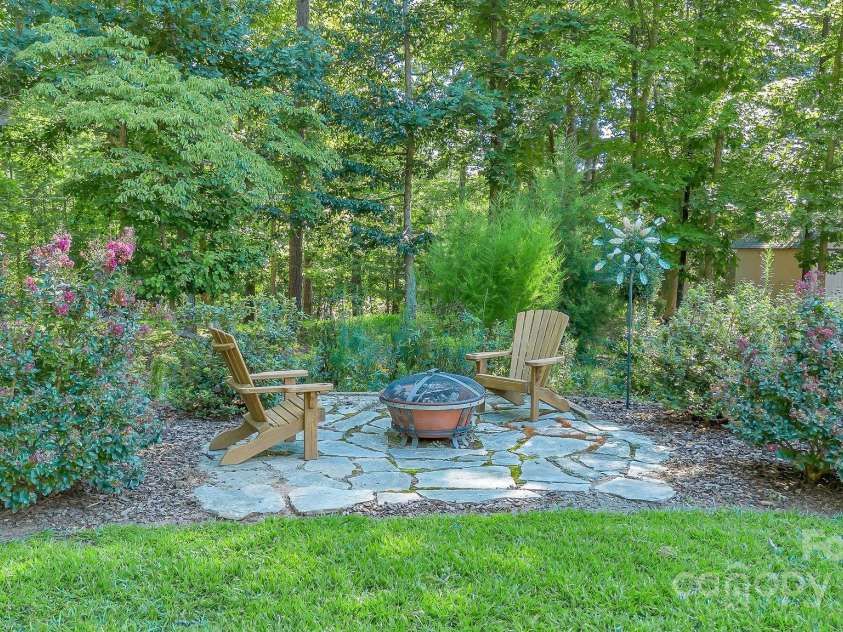 101 Cabana Drive, Mooresville, NC 28117.  MLS# CAR4293731, YatesRealty ID 35535. Can you imagine yourself here, enjoying your private backyard?