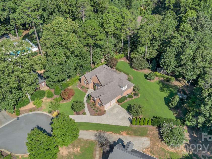 101 Cabana Drive, Mooresville, NC 28117.  MLS# CAR4293731, YatesRealty ID 35535. Prime location and very short drive to marinas and public lake access