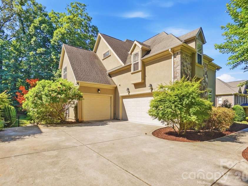 13302 Bally Bunnion Way, Davidson, NC 28036.  MLS# CAR4395307, YatesRealty ID 35535. 