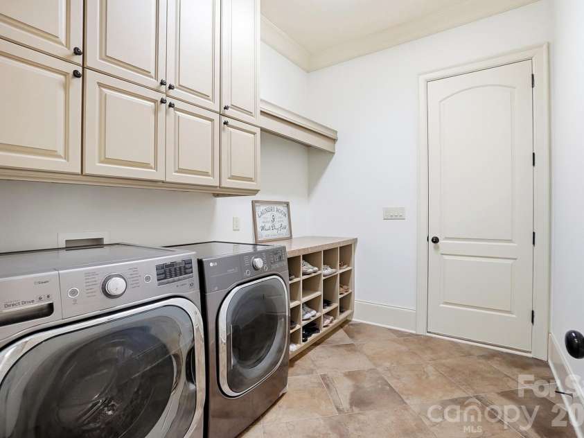 13302 Bally Bunnion Way, Davidson, NC 28036.  MLS# CAR4395307, YatesRealty ID 35535. 