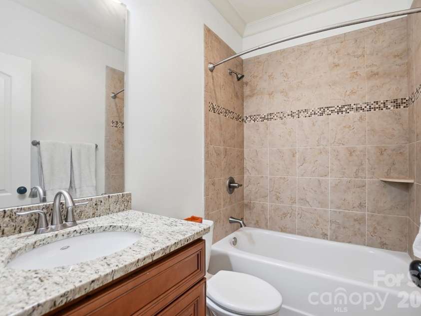13302 Bally Bunnion Way, Davidson, NC 28036.  MLS# CAR4395307, YatesRealty ID 35535. 