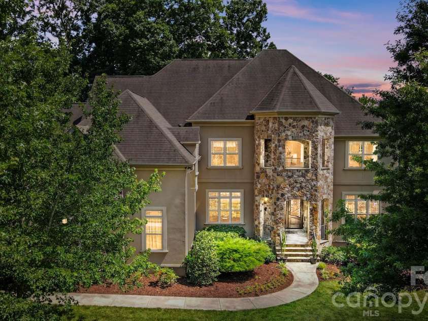 13302 Bally Bunnion Way, Davidson, NC 28036.  MLS# CAR4395307, YatesRealty ID 35535. 