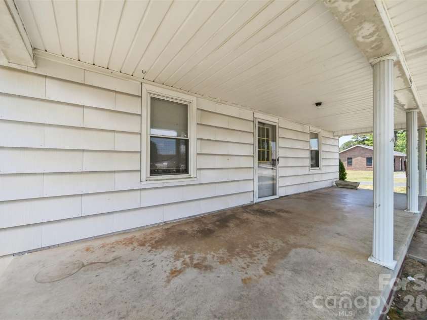 592 Main Street, Hudson, NC 28638.  MLS# CAR4399979, YatesRealty ID 35536. 