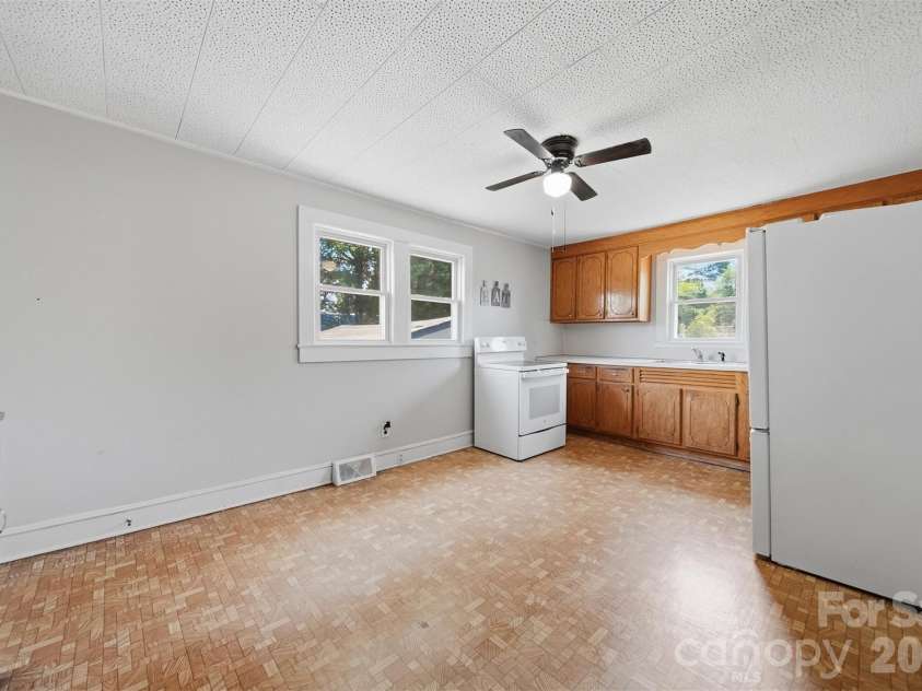 592 Main Street, Hudson, NC 28638.  MLS# CAR4399979, YatesRealty ID 35536. 