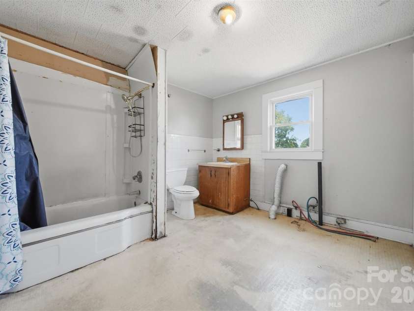 592 Main Street, Hudson, NC 28638.  MLS# CAR4399979, YatesRealty ID 35536. 