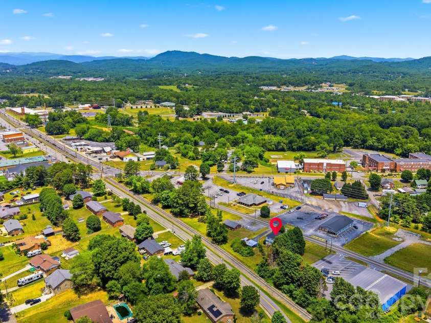 592 Main Street, Hudson, NC 28638.  MLS# CAR4399979, YatesRealty ID 35536. 