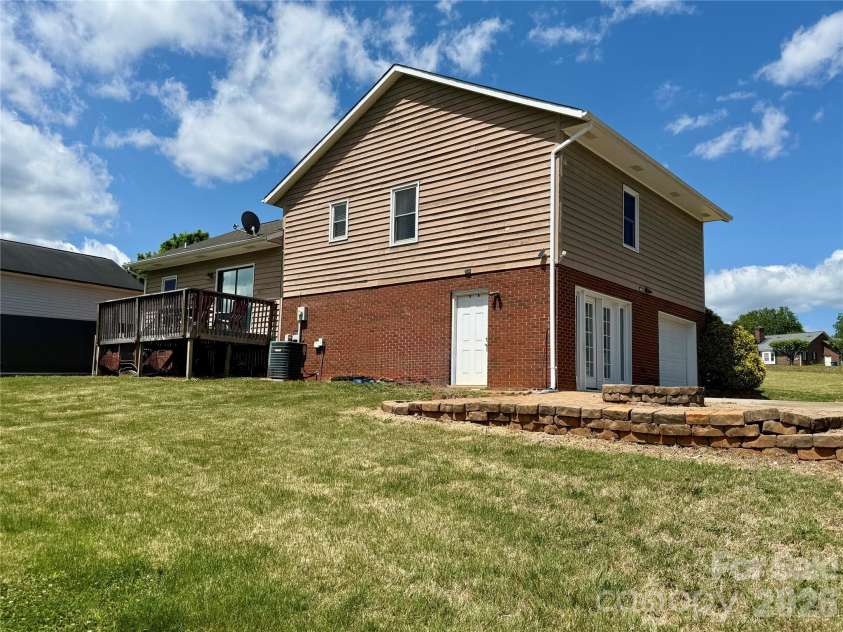 4491 Magnolia Lane, Hudson, NC 28638.  MLS# CAR4399056, YatesRealty ID 35537. 