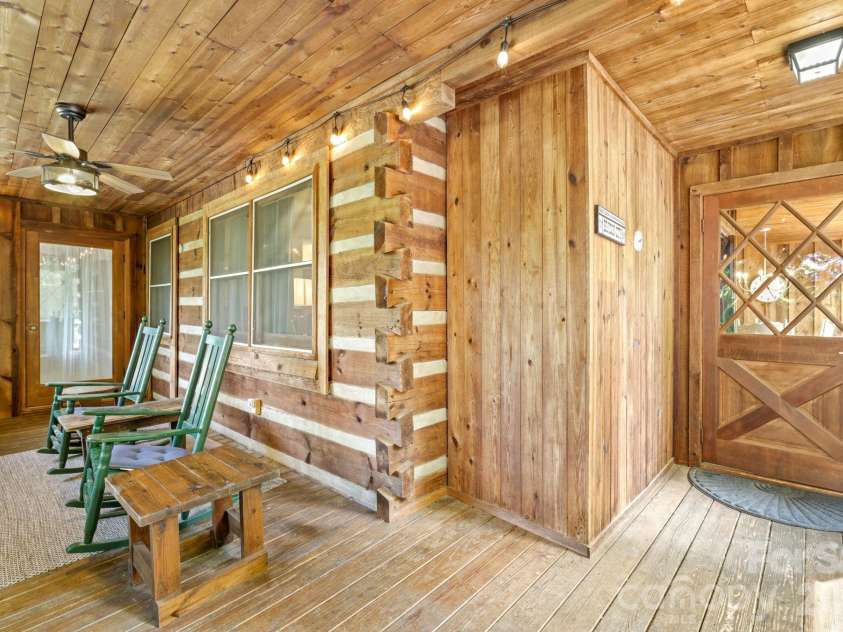 237 Biltmore Circle, Bryson City, NC 28713.  MLS# CAR4400933, YatesRealty ID 35538. 
