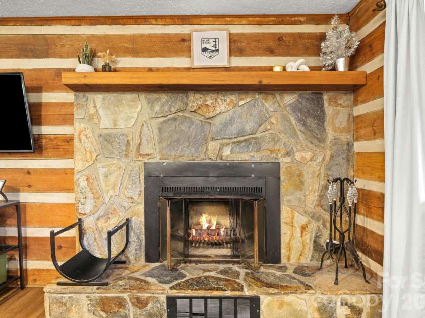 237 Biltmore Circle, Bryson City, NC 28713.  MLS# CAR4400933, YatesRealty ID 35538. 