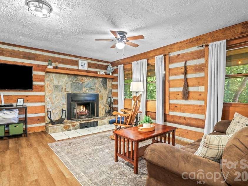 237 Biltmore Circle, Bryson City, NC 28713.  MLS# CAR4400933, YatesRealty ID 35538. 