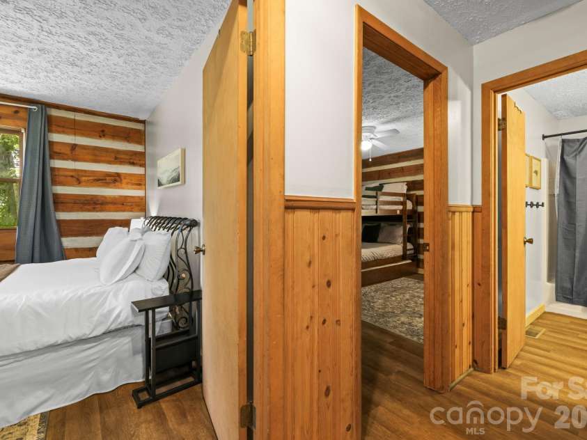 237 Biltmore Circle, Bryson City, NC 28713.  MLS# CAR4400933, YatesRealty ID 35538. 