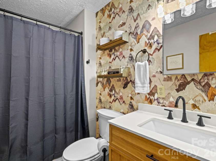 237 Biltmore Circle, Bryson City, NC 28713.  MLS# CAR4400933, YatesRealty ID 35538. 