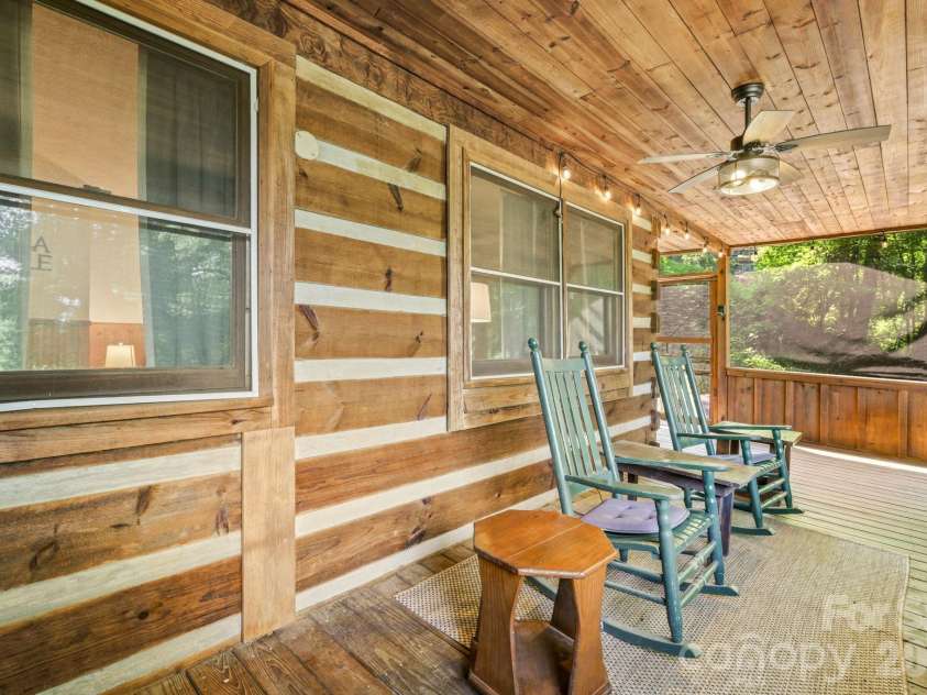 237 Biltmore Circle, Bryson City, NC 28713.  MLS# CAR4400933, YatesRealty ID 35538. 
