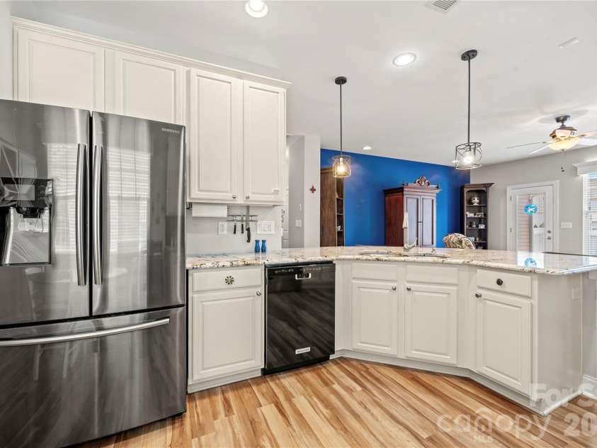 15718 Seafield Lane, Huntersville, NC 28078.  MLS# CAR4392142, YatesRealty ID 35539. 