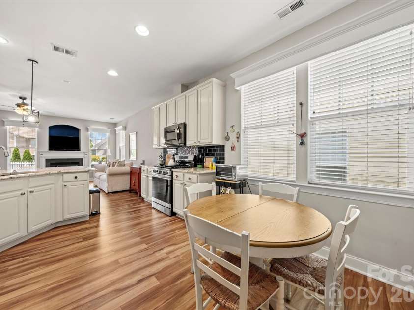 15718 Seafield Lane, Huntersville, NC 28078.  MLS# CAR4392142, YatesRealty ID 35539. 