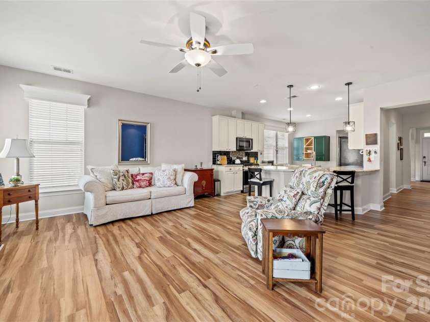 15718 Seafield Lane, Huntersville, NC 28078.  MLS# CAR4392142, YatesRealty ID 35539. 
